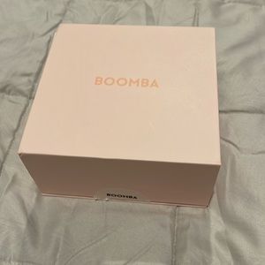 New in box- opened size small boomba Demi boost inserts beige